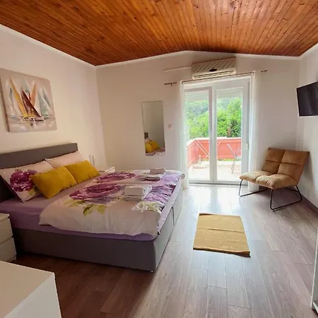 Apartments Zala Matusan Supetarska Draga Exterior photo