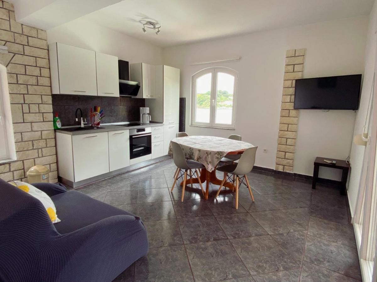Zala Matusan Apartment Supetarska Draga